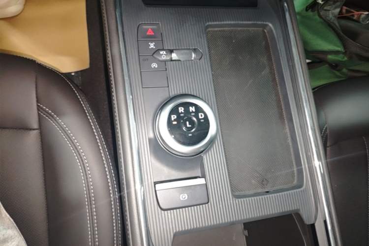 Used Ford Mondeo 2025 2.0T EcoBoost Luxury Version Gear Lever