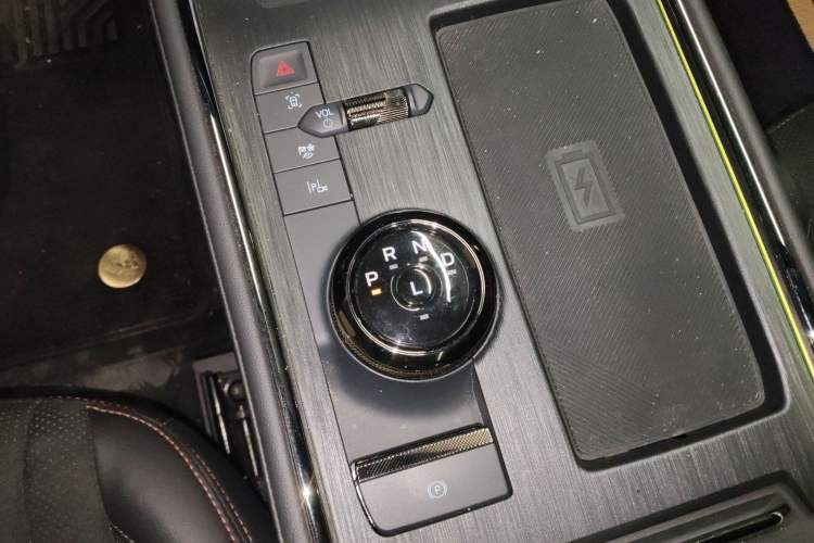 Used Ford Mondeo 2025 2.0T EcoBoost E Hybrid Sport Edition ST-Line Gear Lever