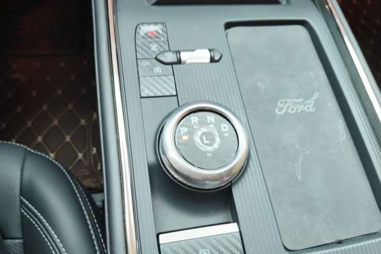Used Ford Mondeo 2025 2.0T EcoBoost Luxury Version Gear Lever