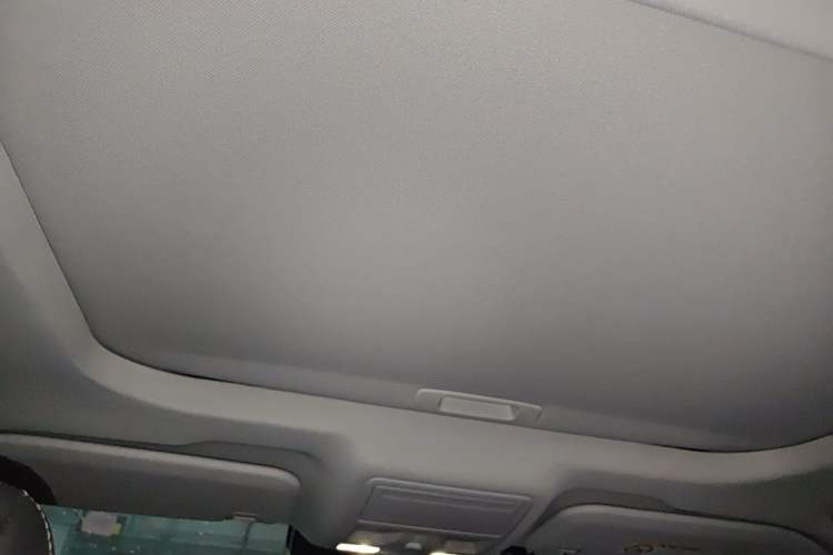 Used Ford Mondeo 2025 2.0T EcoBoost Luxury Version Headliner