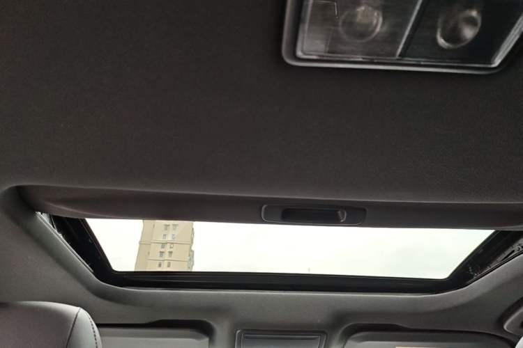 Used Ford Mondeo 2025 1.5T EcoBoost Comfort Version Headliner