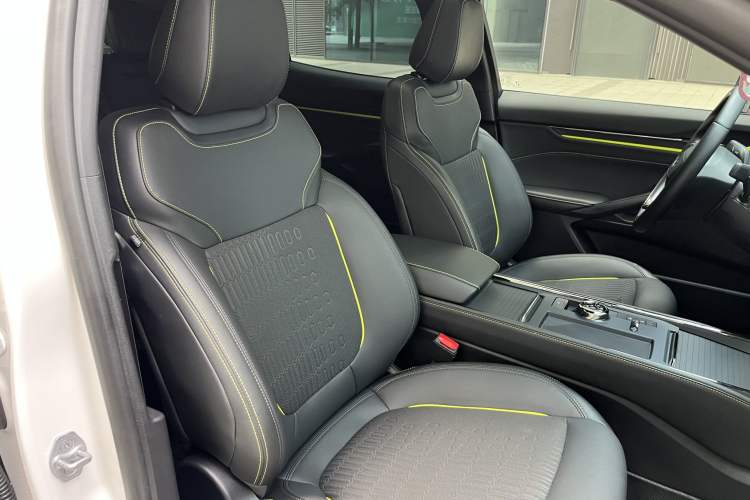 Used Ford Mondeo 2025 2.0T EcoBoost E Hybrid Sport Edition Interior 1