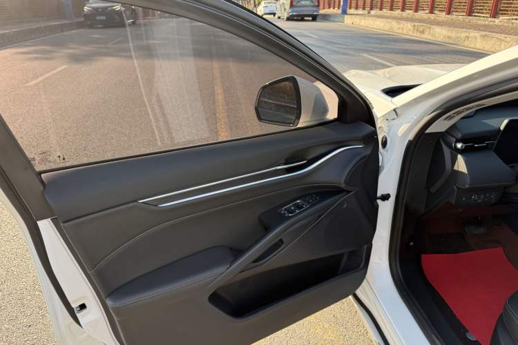 Used Ford Mondeo 2025 2.0T EcoBoost Luxury Version Interior 10