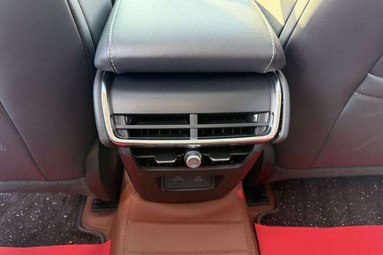Used Ford Mondeo 2025 2.0T EcoBoost Luxury Version Interior 2
