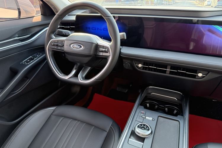 Used Ford Mondeo 2025 2.0T EcoBoost Luxury Version Interior 3