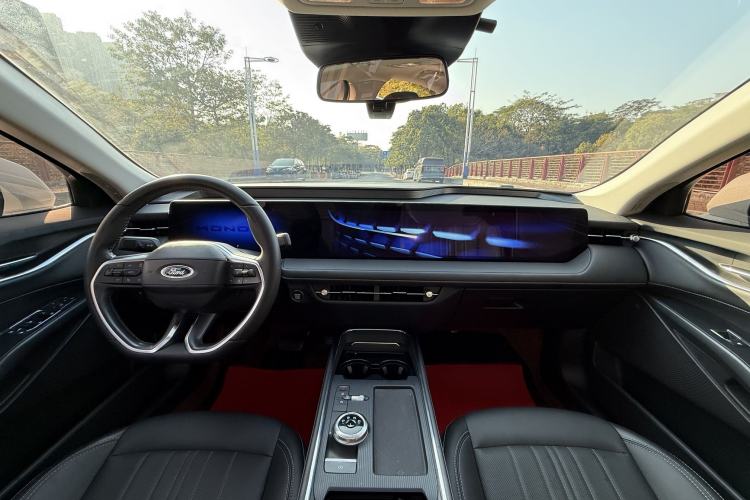 Used Ford Mondeo 2025 2.0T EcoBoost Luxury Version Interior 4