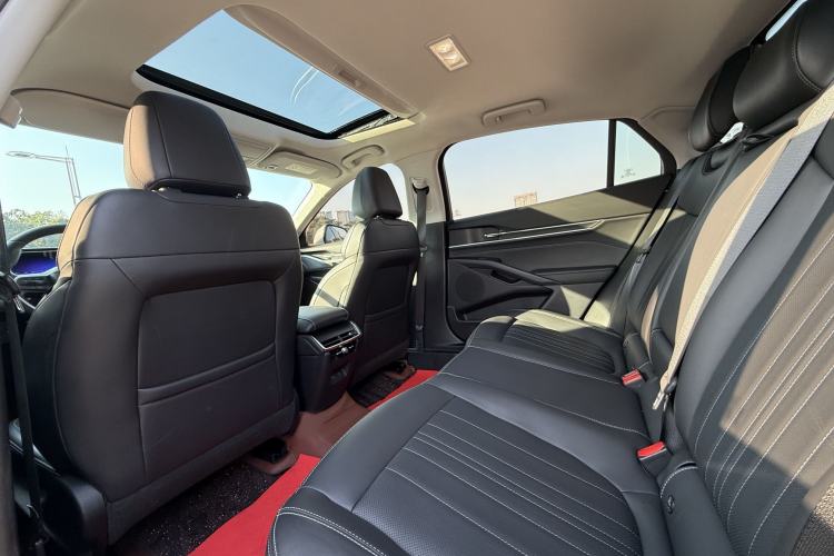 Used Ford Mondeo 2025 2.0T EcoBoost Luxury Version Interior 5