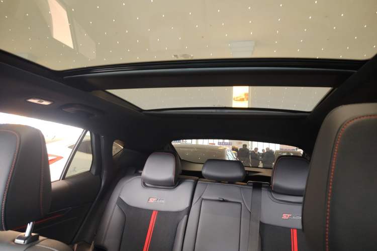 Used Ford Mondeo 2025 2.0T EcoBoost E Hybrid Sport Edition ST-Line Interior 5