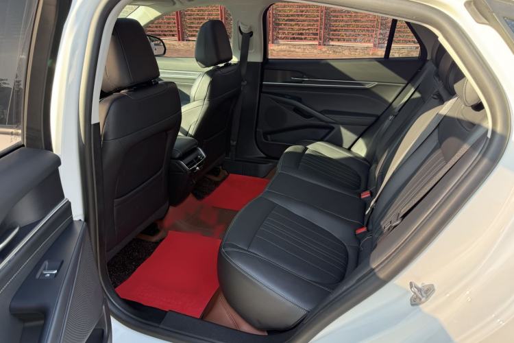 Used Ford Mondeo 2025 2.0T EcoBoost Luxury Version Interior 6