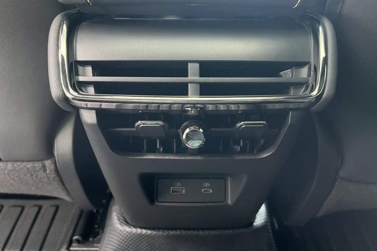 Used Ford Mondeo 2025 2.0T EcoBoost E Hybrid Sport Edition Interior 9