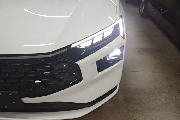 Used Ford Mondeo 2025 2.0T EcoBoost Luxury Version Left Front Headlight
