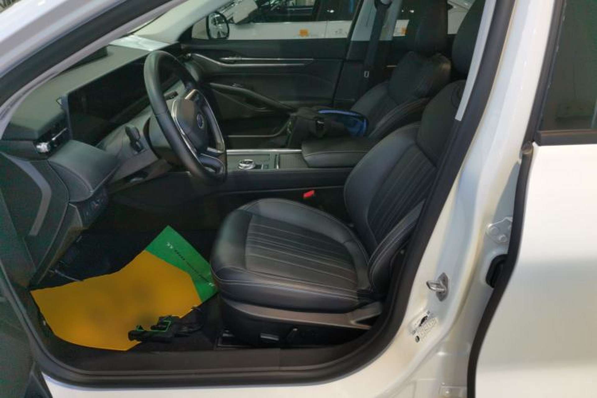Used Ford Mondeo 2025 2.0T EcoBoost Luxury Version Left Front Seat