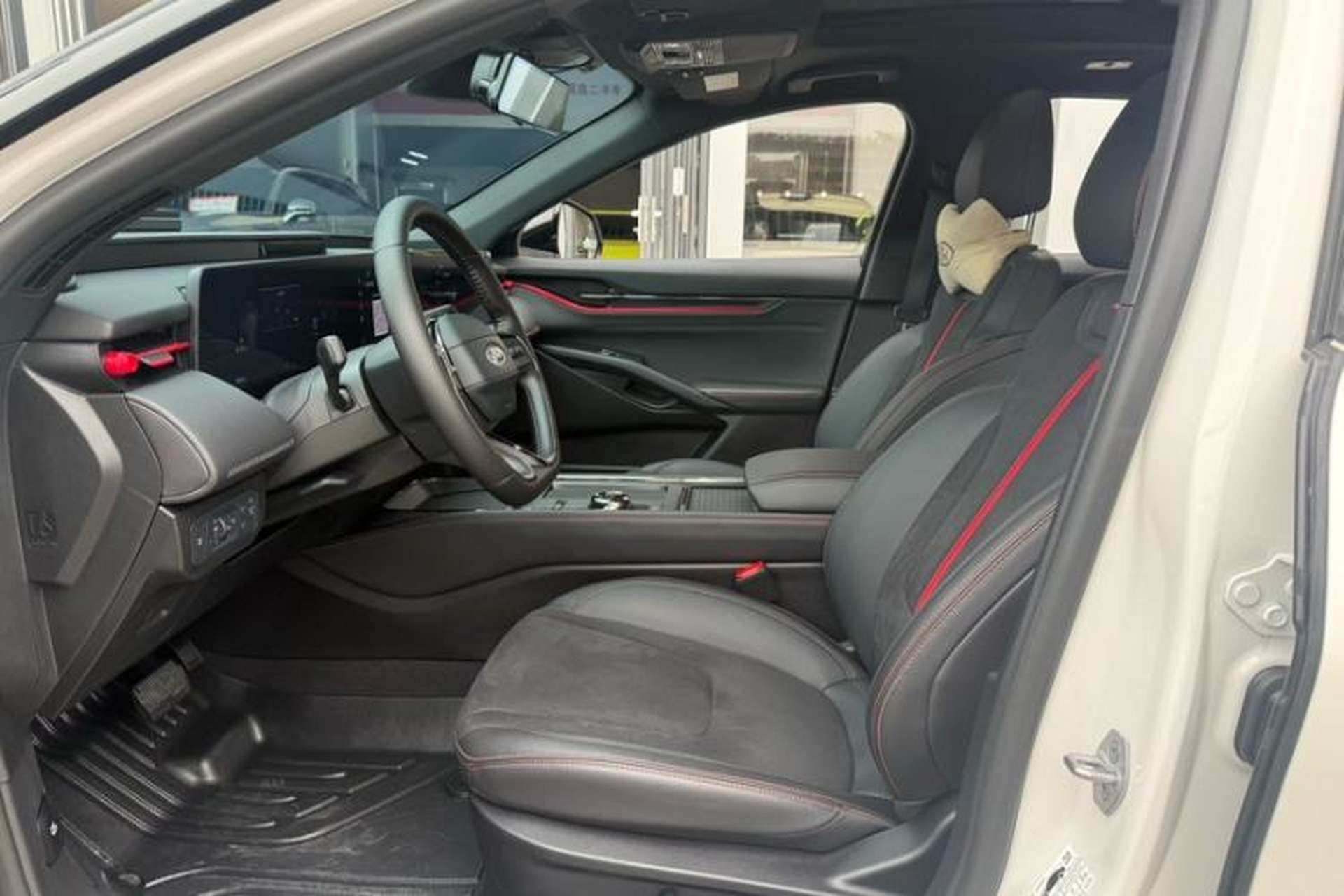 Used Ford Mondeo 2025 2.0T EcoBoost E Hybrid Sport Edition ST-Line Left Front Seat