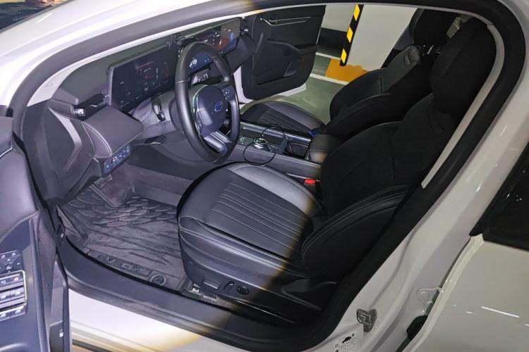 Used Ford Mondeo 2025 1.5T EcoBoost E Hybrid Luxury Edition Left Front Seat