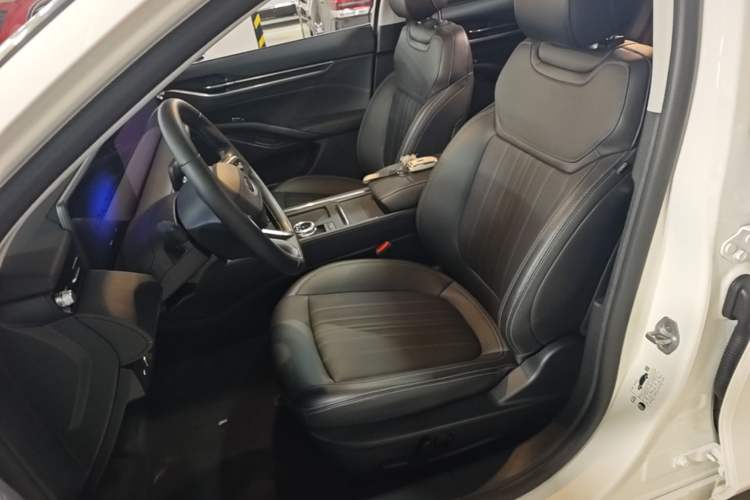 Used Ford Mondeo 2025 2.0T EcoBoost Luxury Version Left Front Seat