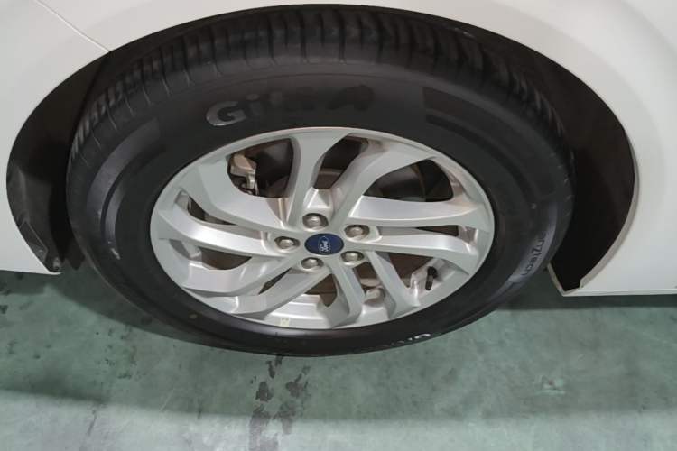 Used Ford Mondeo 2025 1.5T EcoBoost Comfort Version Left Front Wheel Hub