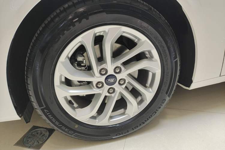Used Ford Mondeo 2025 1.5T EcoBoost Comfort Version Left Front Wheel Hub
