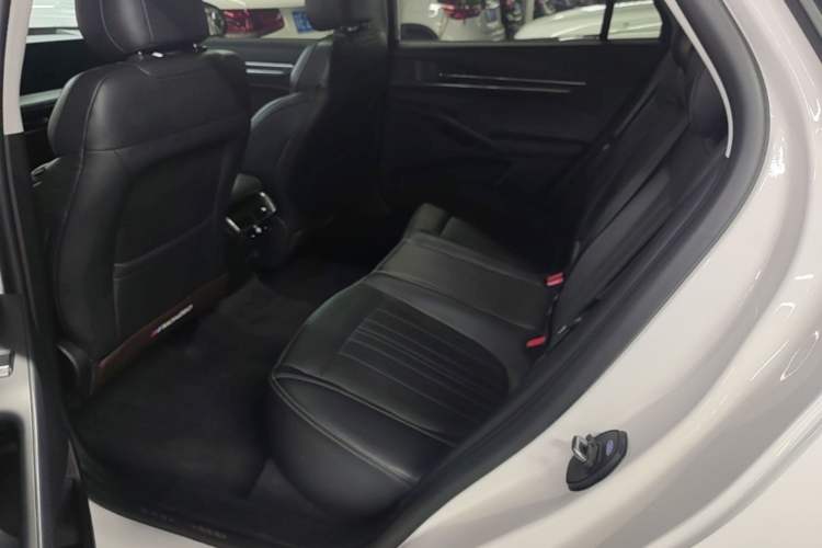 Used Ford Mondeo 2025 2.0T EcoBoost Luxury Version Left Rear Seat