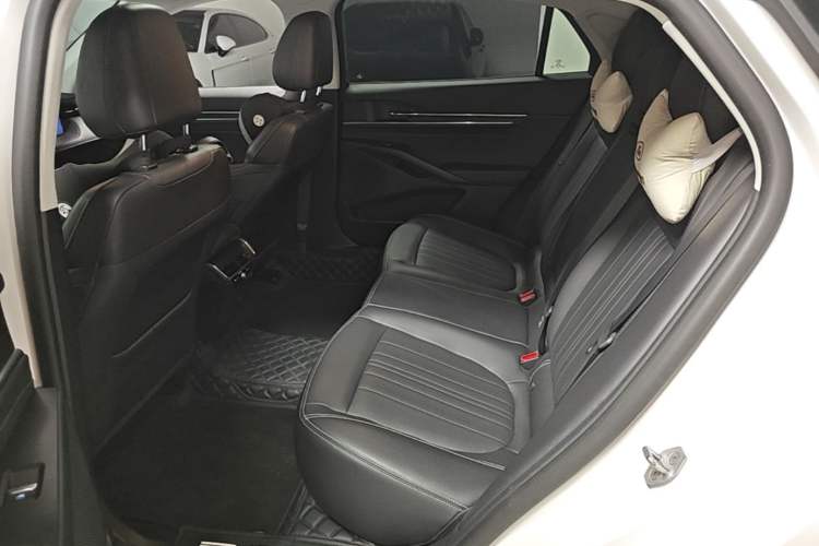 Used Ford Mondeo 2025 2.0T EcoBoost Luxury Version Left Rear Seat