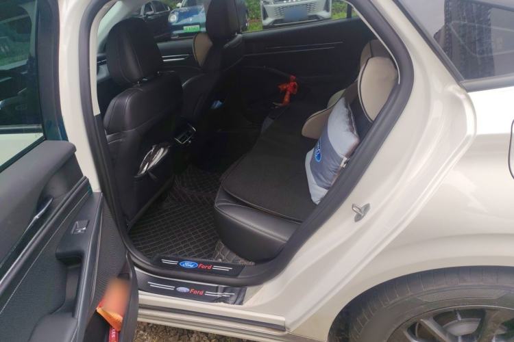 Used Ford Mondeo 2025 2.0T EcoBoost Luxury Version Left Rear Seat