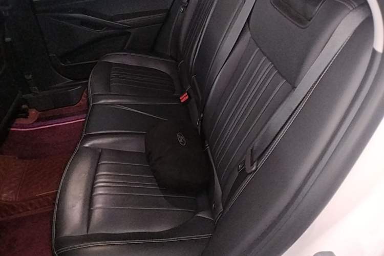 Used Ford Mondeo 2025 2.0T EcoBoost Luxury Version Left Rear Seat