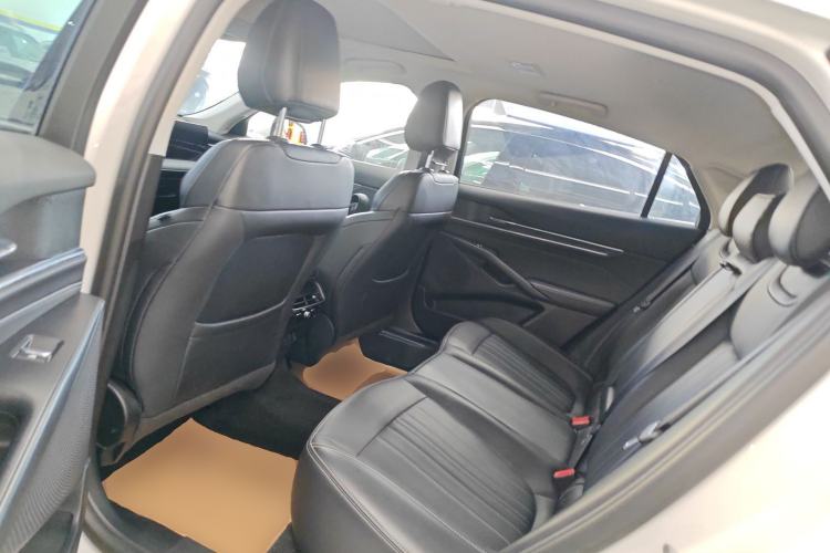 Used Ford Mondeo 2025 2.0T EcoBoost Luxury Version Left Rear Seat
