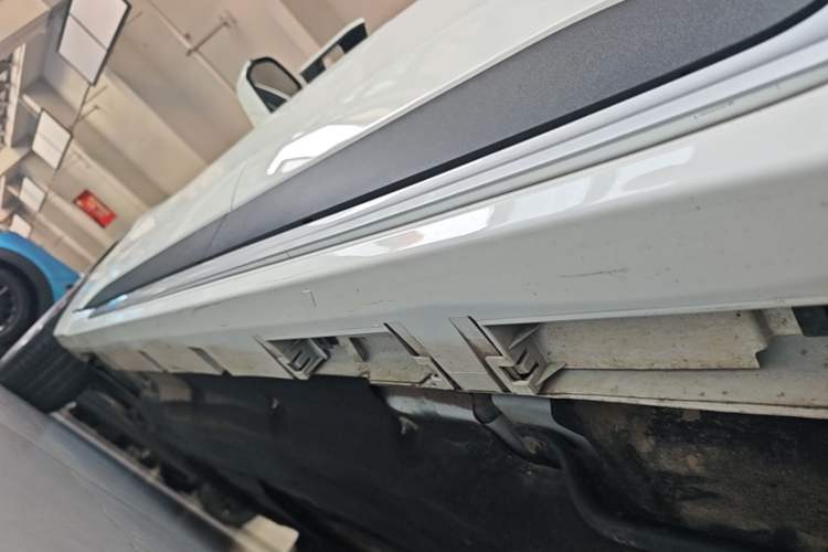 Used Ford Mondeo 2025 2.0T EcoBoost Luxury Version Left Side Sill
