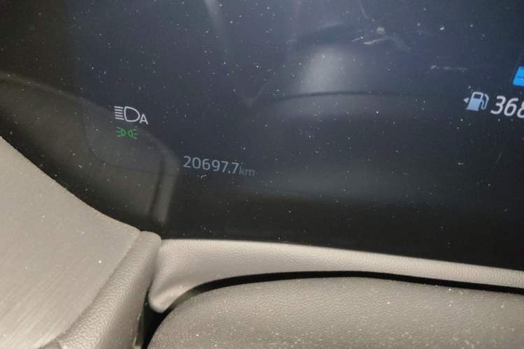 Used Ford Mondeo 2025 2.0T EcoBoost E Hybrid Sport Edition ST-Line Odometer Close Up