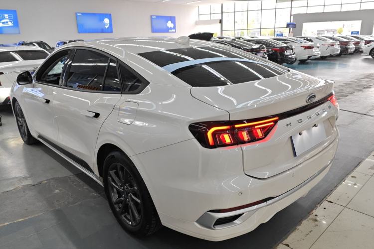 Used Ford Mondeo 2025 1.5T EcoBoost Luxury Version Rear Left 45 Deg