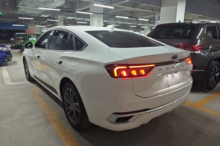 Used Ford Mondeo 2025 2.0T EcoBoost Luxury Version Rear Left 45 Deg
