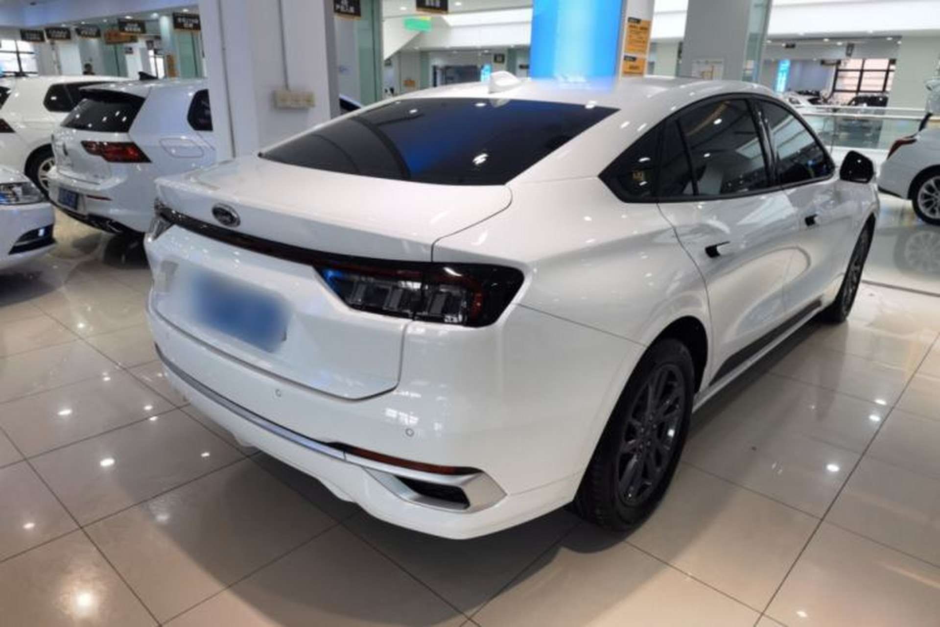 Used Ford Mondeo 2025 2.0T EcoBoost Luxury Version Rear Right 45 Deg