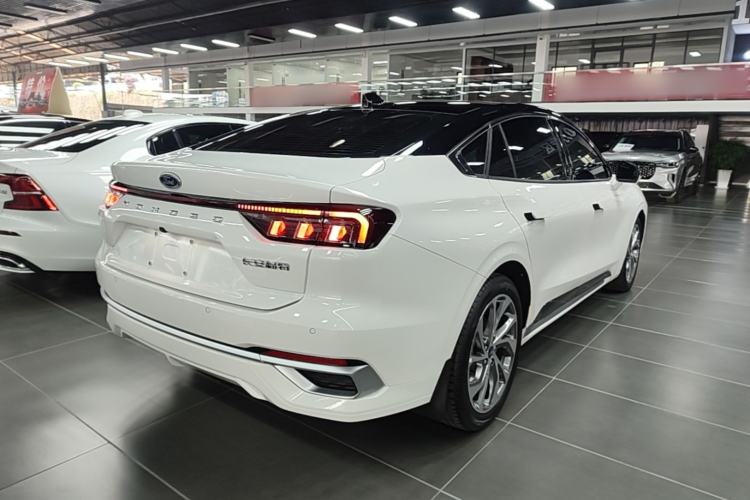Used Ford Mondeo 2025 2.0T EcoBoost Ultimate Edition Rear Right 45 Deg