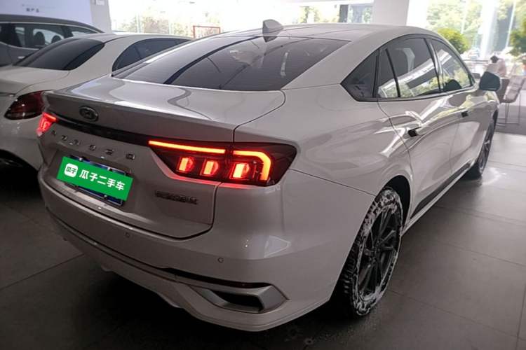 Used Ford Mondeo 2025 2.0T EcoBoost Luxury Version Rear Right 45 Deg