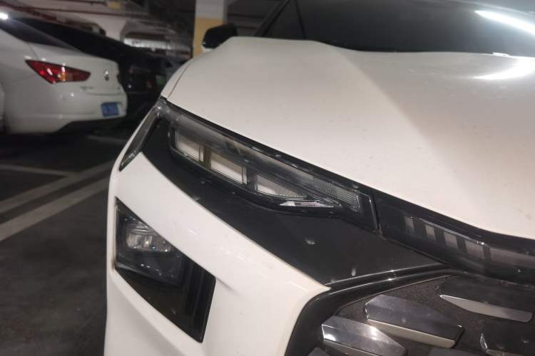 Used Ford Mondeo 2025 2.0T EcoBoost Ultimate Edition Right Front Headlight
