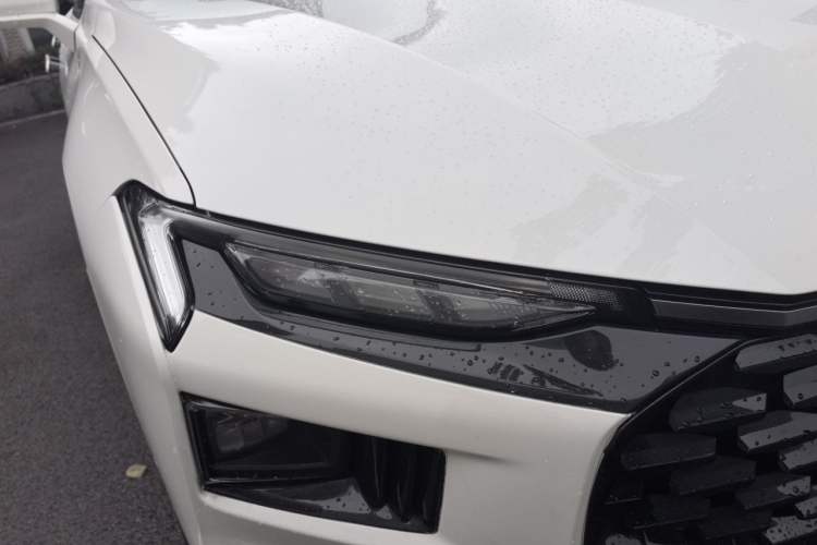 Used Ford Mondeo 2025 2.0T EcoBoost Luxury Version Right Front Headlight