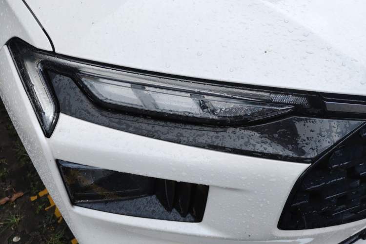 Used Ford Mondeo 2025 2.0T EcoBoost Luxury Version Right Front Headlight