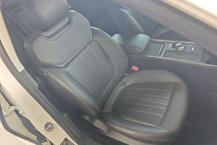 Used Ford Mondeo 2025 2.0T EcoBoost Luxury Version Right Front Seat