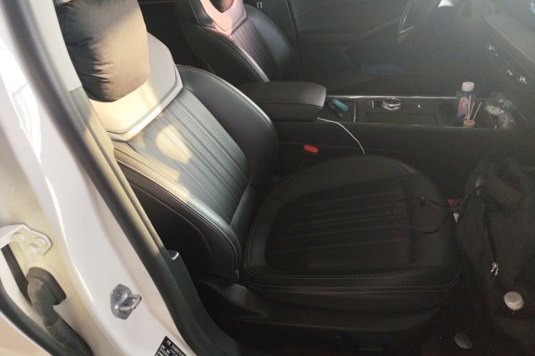 Used Ford Mondeo 2025 2.0T EcoBoost Luxury Version Right Front Seat