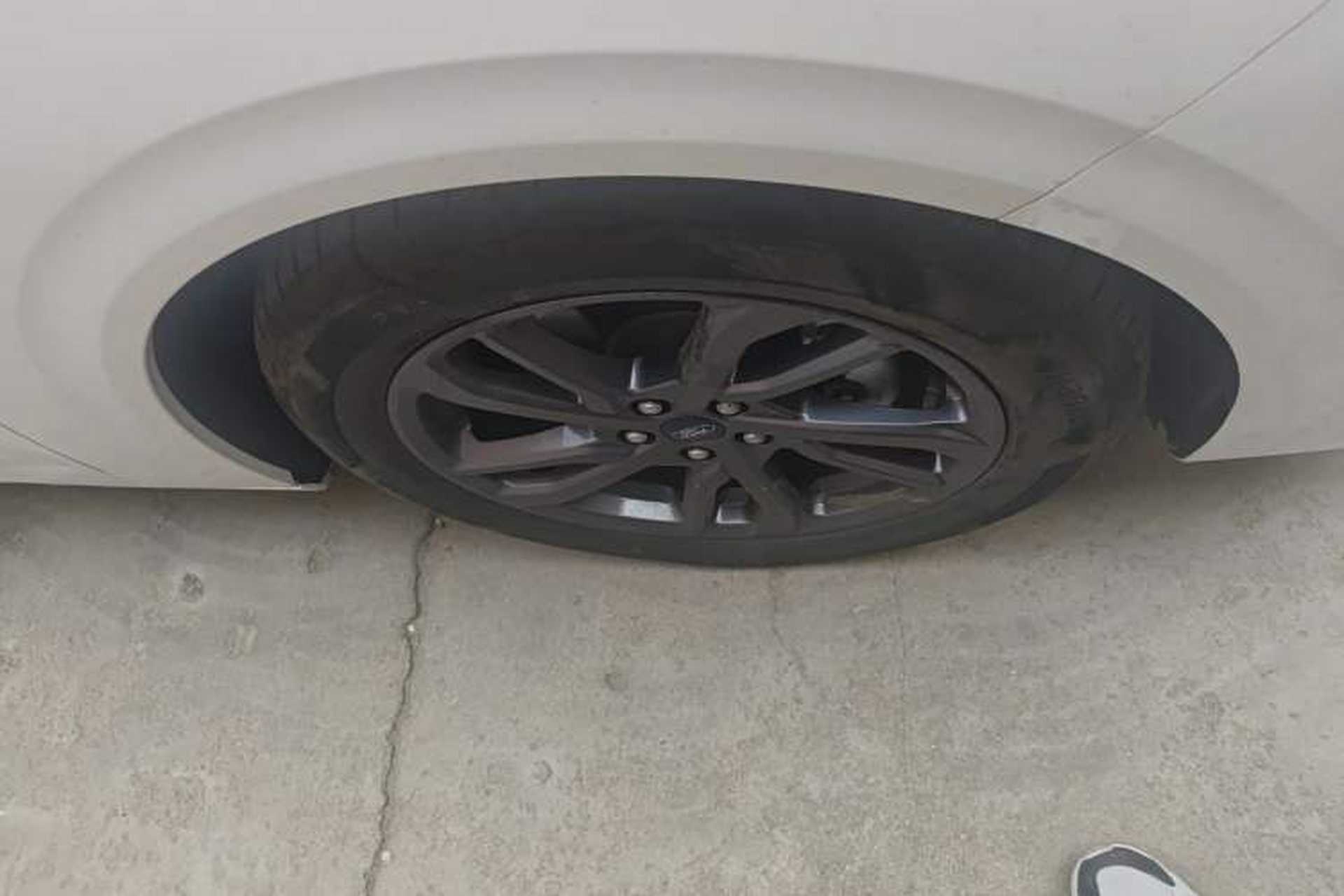 Used Ford Mondeo 2025 2.0T EcoBoost Luxury Version Right Front Wheel Hub