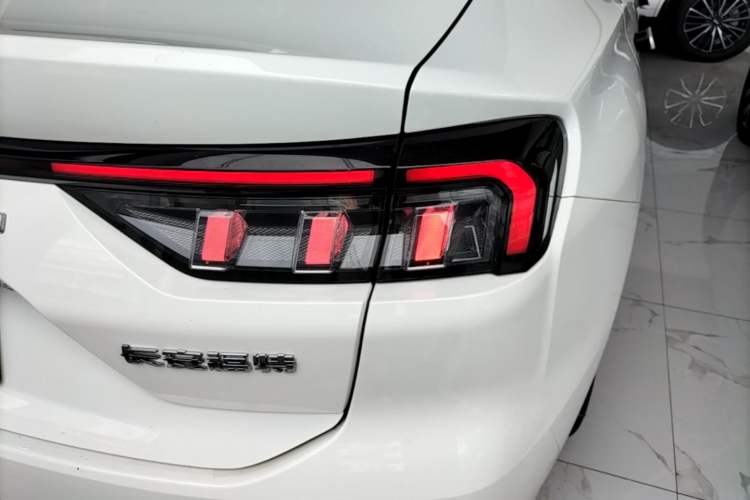 Used Ford Mondeo 2025 1.5T EcoBoost Comfort Version Right Rear Taillight