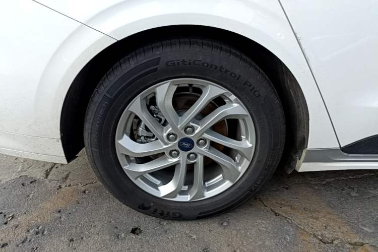 Used Ford Mondeo 2025 1.5T EcoBoost Comfort Version Right Rear Wheel Hub