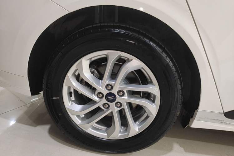 Used Ford Mondeo 2025 1.5T EcoBoost Comfort Version Right Rear Wheel Hub
