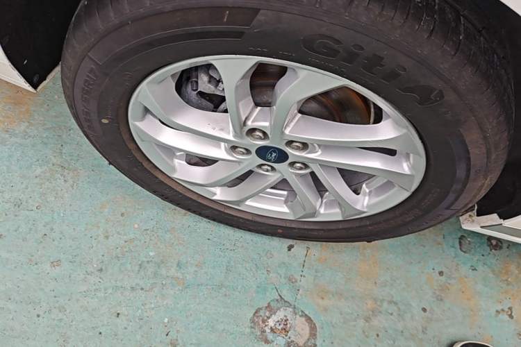 Used Ford Mondeo 2025 1.5T EcoBoost Comfort Version Right Rear Wheel Hub