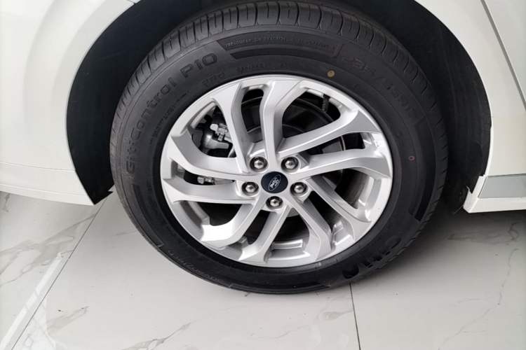 Used Ford Mondeo 2025 1.5T EcoBoost Comfort Version Right Rear Wheel Hub