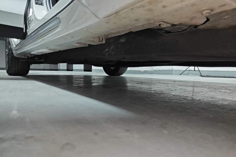 Used Ford Mondeo 2025 2.0T EcoBoost Luxury Version Right Side Sill