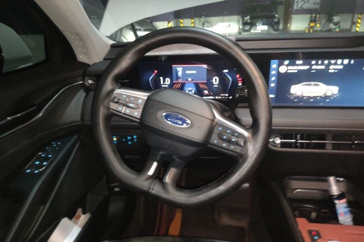Used Ford Mondeo 2025 1.5T EcoBoost Luxury Version Steering Wheel