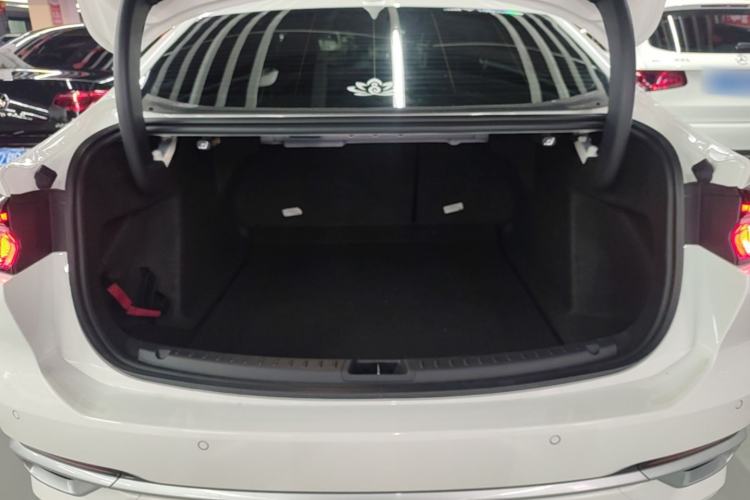 Used Ford Mondeo 2025 2.0T EcoBoost Luxury Version Trunk