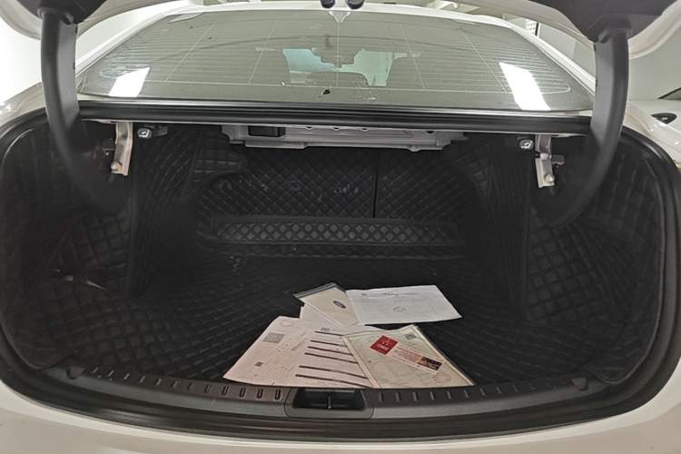 Used Ford Mondeo 2025 2.0T EcoBoost Luxury Version Trunk