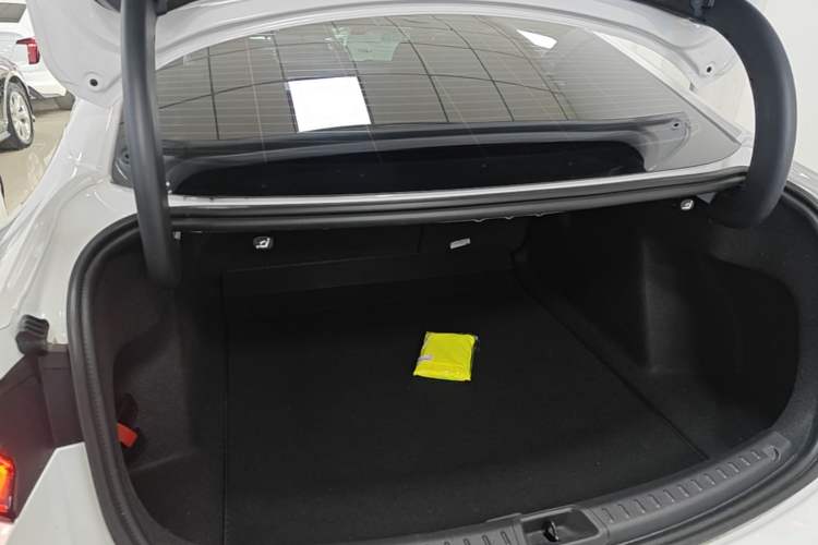 Used Ford Mondeo 2025 1.5T EcoBoost Comfort Version Trunk