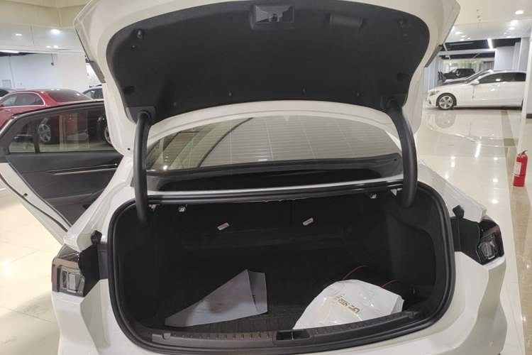 Used Ford Mondeo 2025 1.5T EcoBoost Comfort Version Trunk